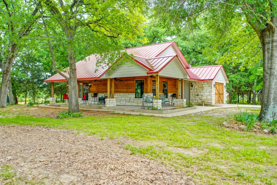 Dog-Friendly Wills Point Home w/ Grill on 10 Acres House in Texas