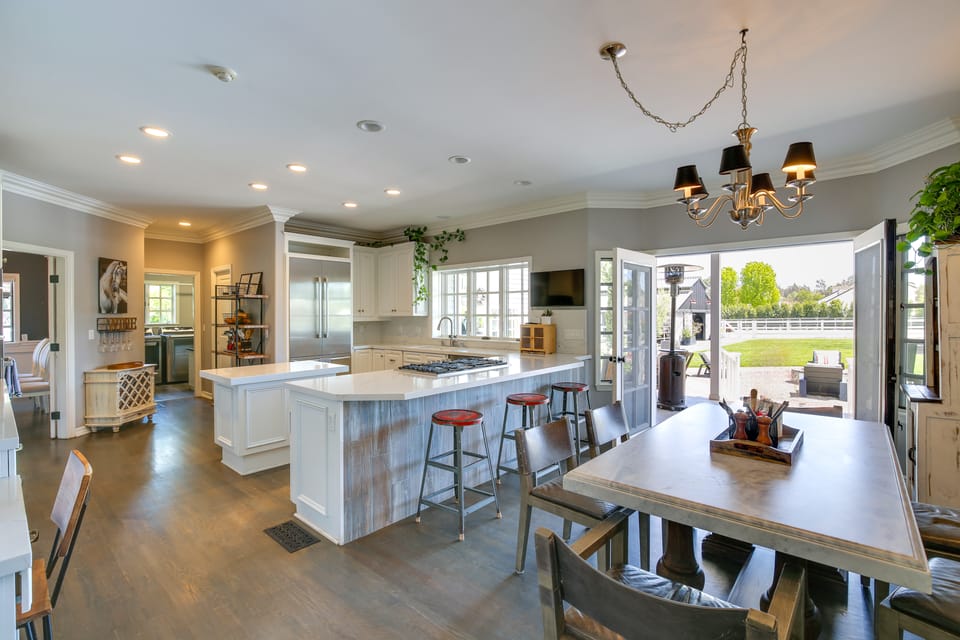 Stunning Home in Orange County w/ Stables! Villa in Orange