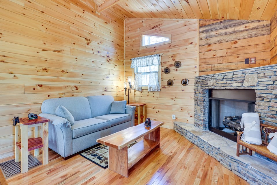 Stunning Murphy Cabin - 5 Mi to Cherokee Lake! House in Tennessee
