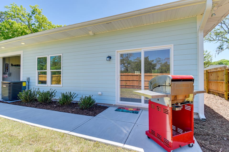 Walk to Restaurants! Coastal Carolina Escape House in Ocean Isle Beach