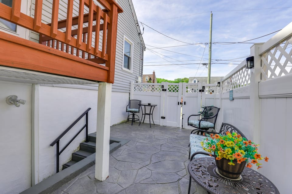 Quaint Forest Heights Unit ~ 9 Mi to Downtown DC Apartment in District of Columbia