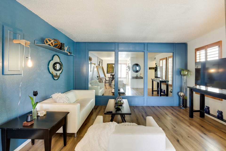 Walkable Dallas Vacation Rental w/ Community Pool! Apartment in Dallas