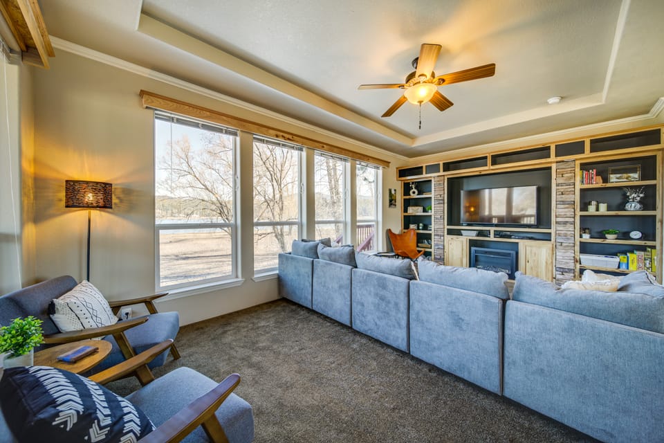 Newport Riverfront Home w/ Deck + Fire Pit! House in Washington