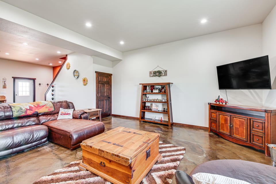 Pet Friendly 'Daydreamers Guest Ranch' on 60 Acres House in Wyoming