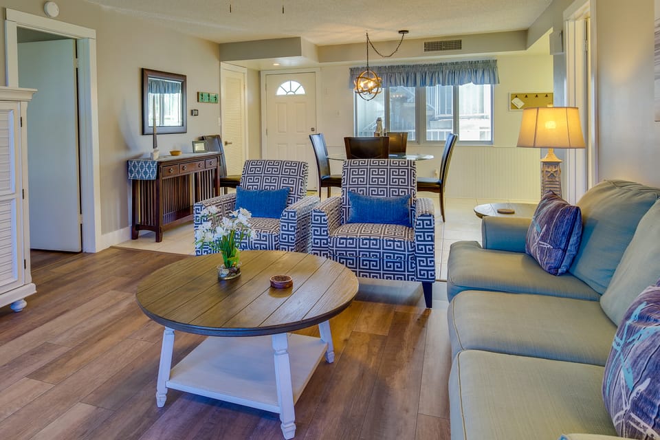 Sunny Ocean Village Beach Condo: Community Pool Apartment in Fort Pierce