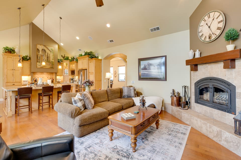 Furnished Decks & Grill: Peaceful Pioneer Home! House in Calaveras County