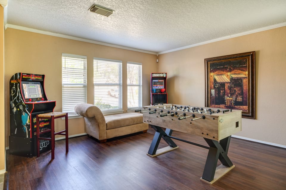 San Antonio Home w/ Private Hot Tub + Pool! House in San Antonio