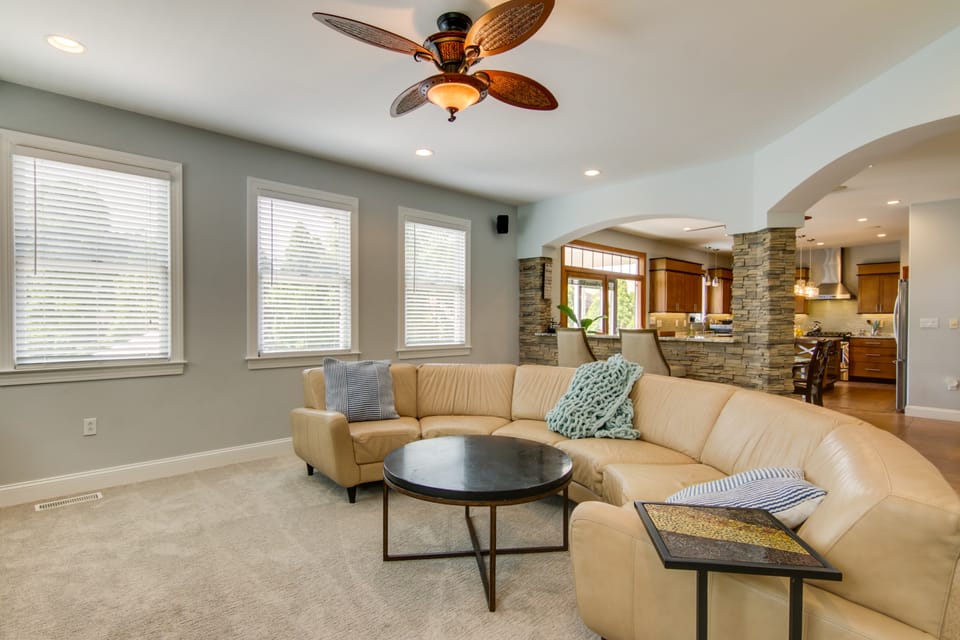 Walk to Beach! Group-Friendly Ocean City Getaway House in Ocean City
