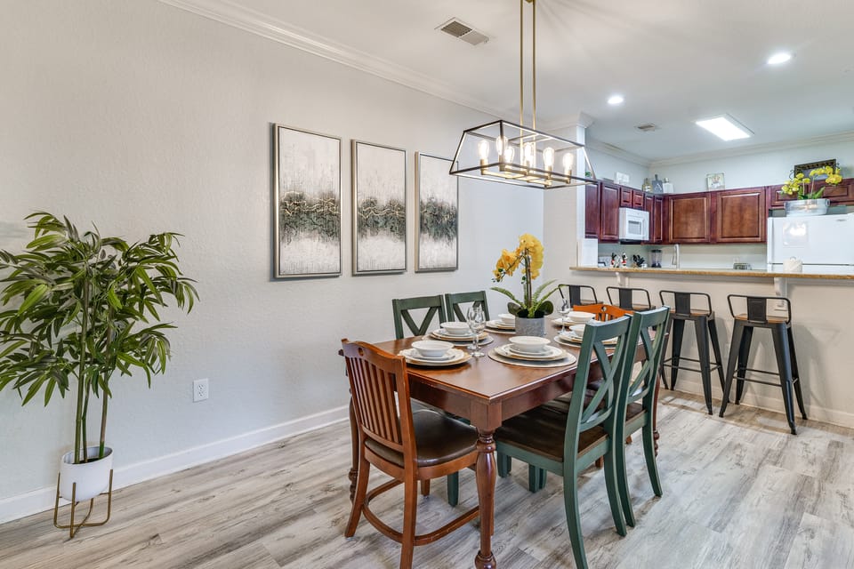 10 Mi to Disney! Family-Friendly Resort Getaway Apartment in Four Corners