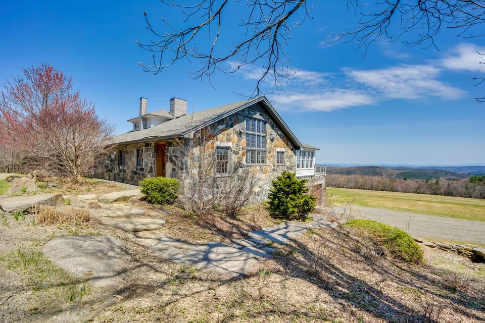 Wellness Retreat w/ Views! Upscale Marlboro Cabin House in Vermont