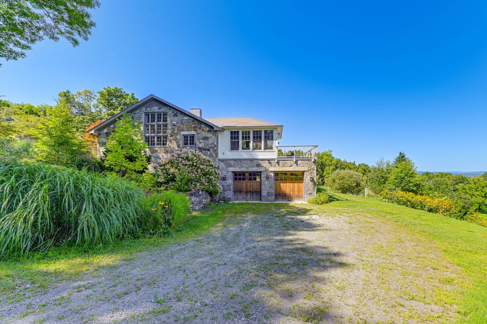 Wellness Retreat w/ Views! Upscale Marlboro Cabin House in Vermont