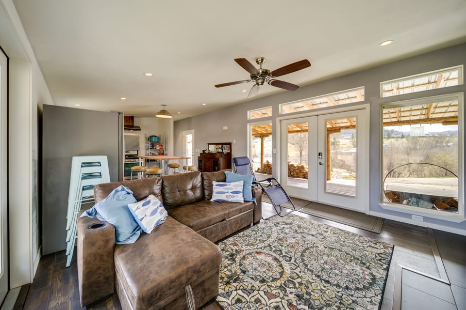 Lake-View 4-Season Retreat in Republic! House in Franklin D Roosevelt Lake