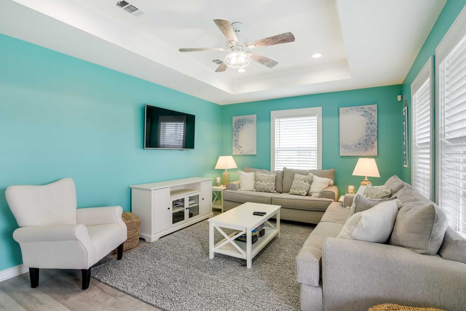 Walk to Shore: Home w/ Deck in Crystal Beach! House in Bolivar Peninsula