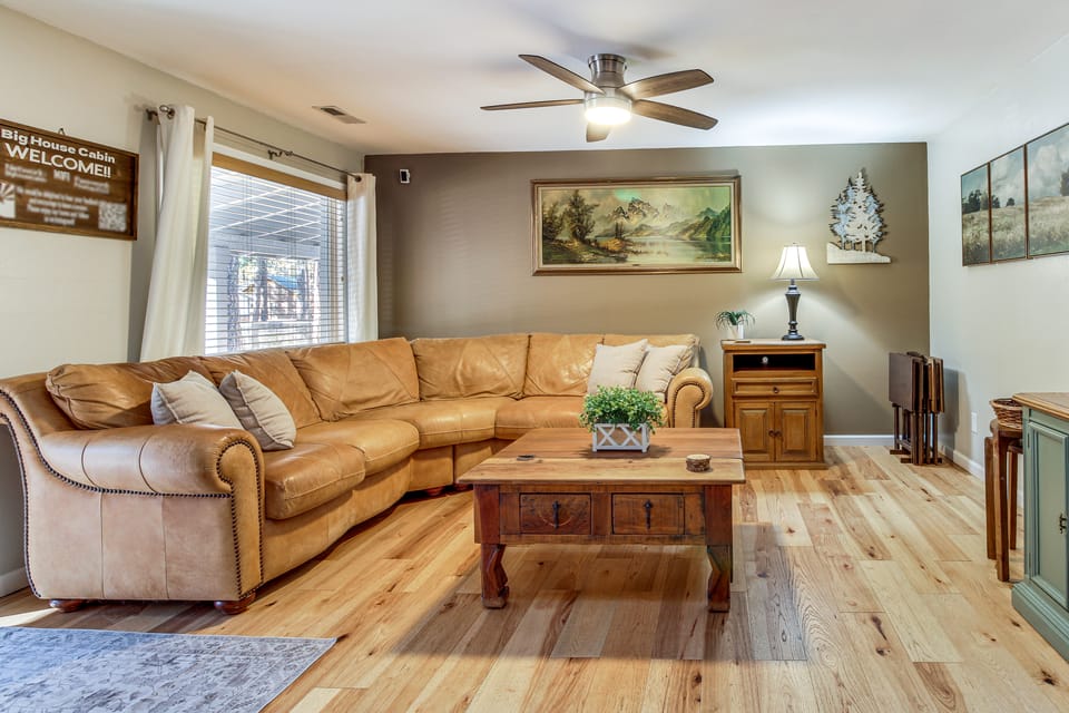 Pinetop-Lakeside Cabin, Walk to Woodland Lake Park House in Pinetop-Lakeside