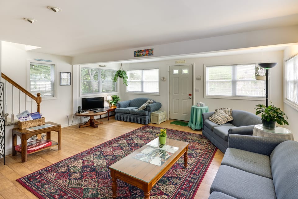 Charming Old Saybrook Home: Half-Mi to Sand & Sea! House in Old Saybrook