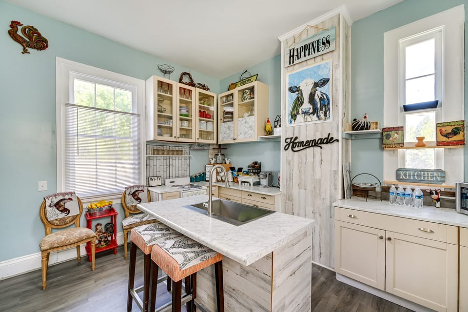 Grand Historic Home w/ Yard & Deck in High Point! House in High Point
