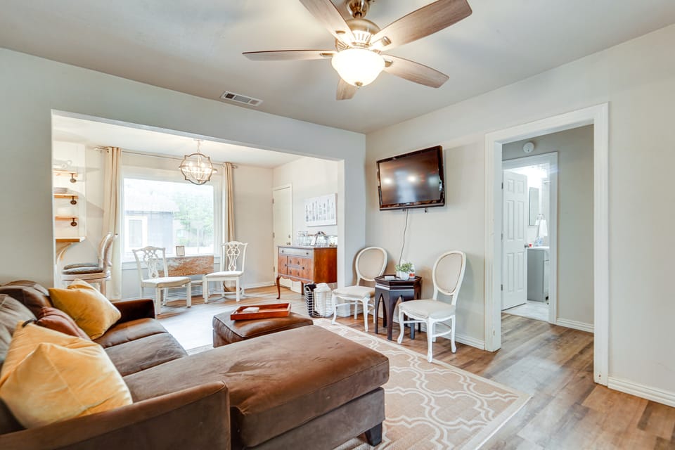Cozy Home w/ Spacious yard
Hunters welcomed House in Texas