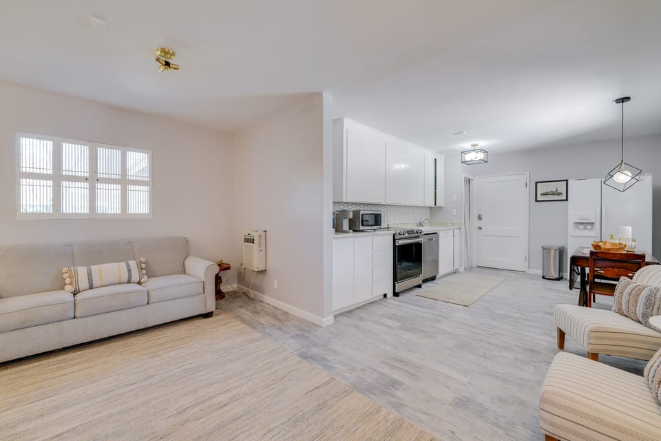 Golf, Swim & Grill Out: Phoenix Gem 10 Mi to Dtwn Apartment in Scottsdale