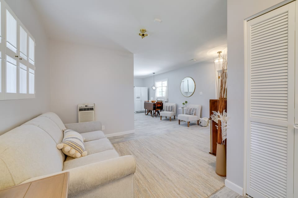 Golf, Swim & Grill Out: Phoenix Gem 10 Mi to Dtwn Apartment in Scottsdale