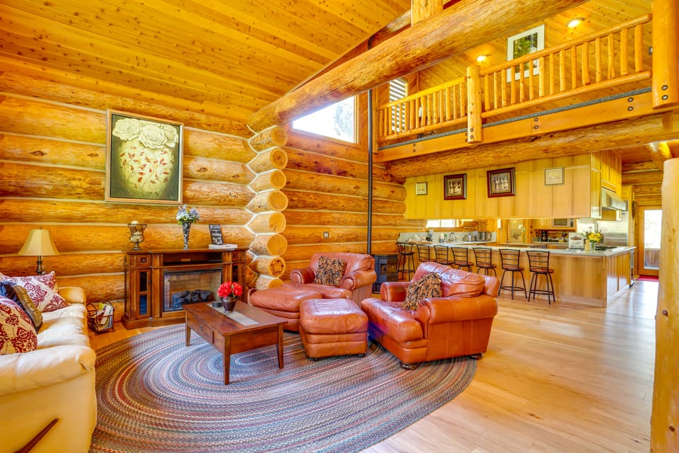 Deck, Grill & River Access: California Escape! House in California