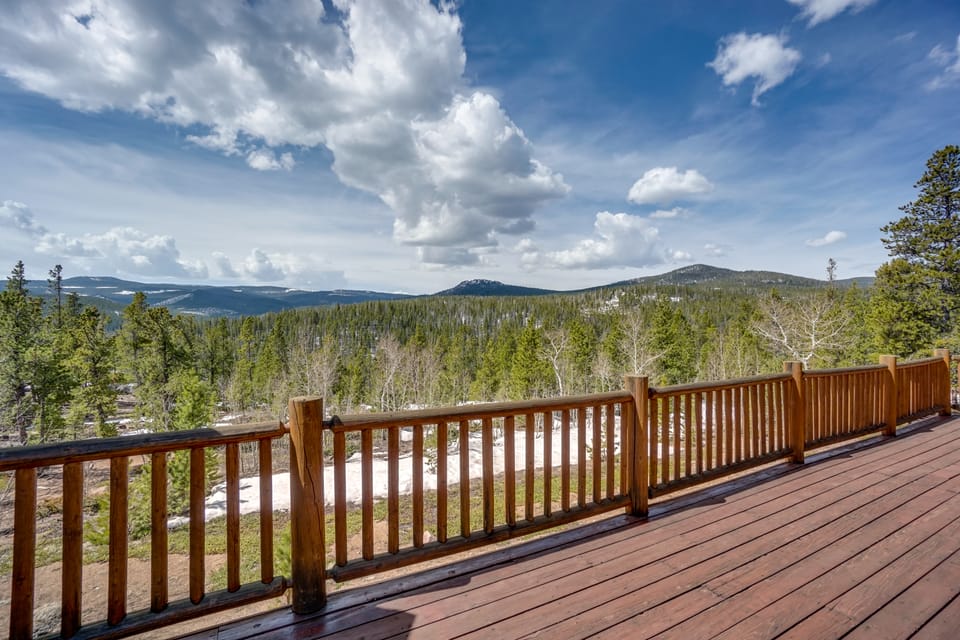 Mountain-View Front Range Colorado Vacation Rental House in Colorado