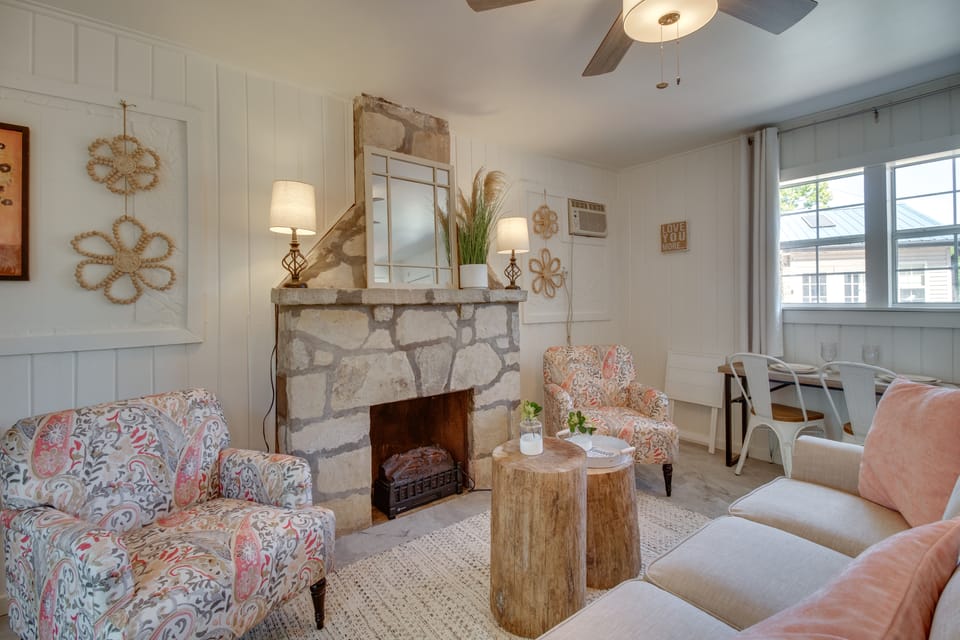 Cozy Mountain Home Cottage: Walk to Marina! Cottage in Norfork Lake