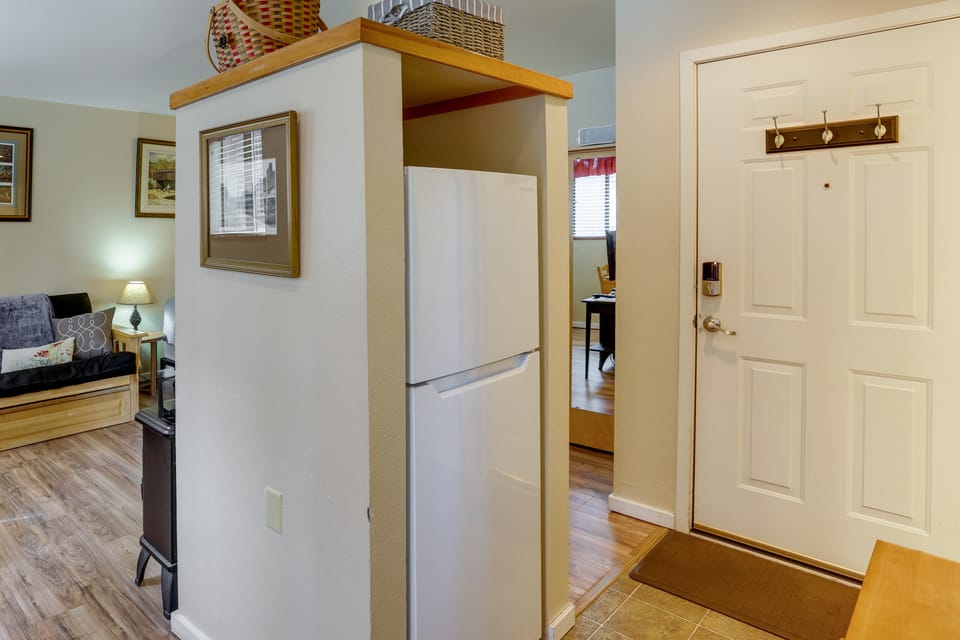 Sunriver Vacation Rental w/ Community Hot Tub! Apartment in Sunriver