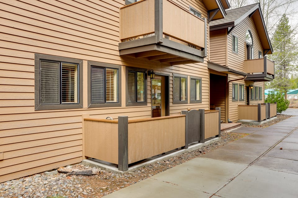 Sunriver Vacation Rental w/ Community Hot Tub! Apartment in Sunriver