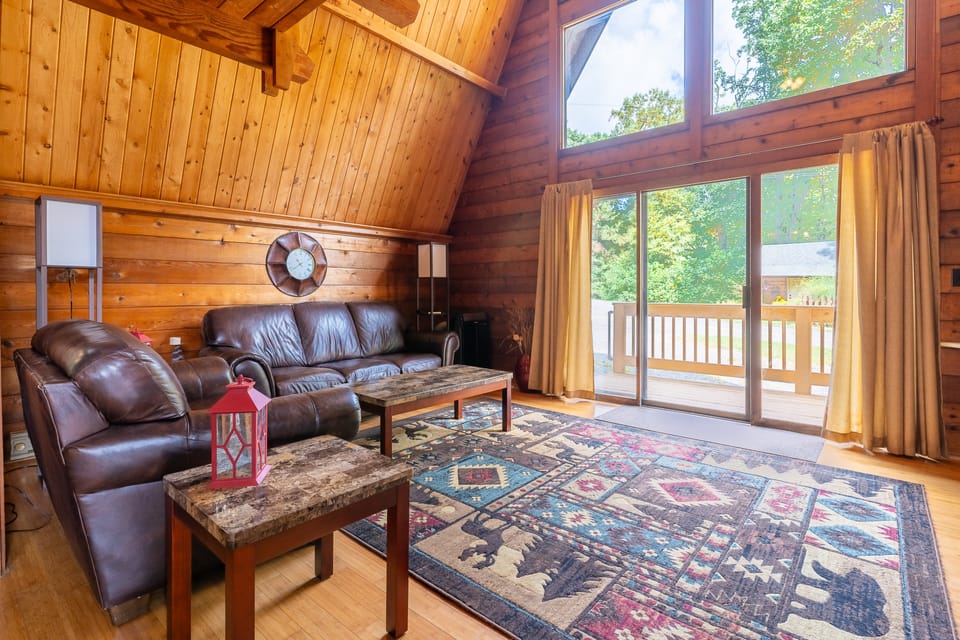 Rustic Fancy Gap Vacation Rental with Fire Pit House in Virginia