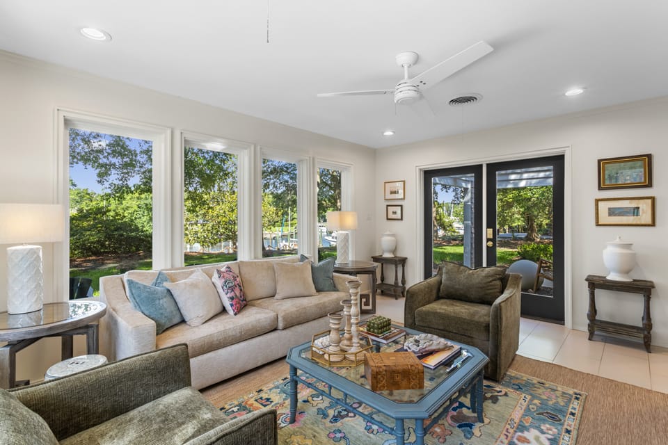 Live Oaks & Marina Views! Ocean Springs Home House in Ocean Springs