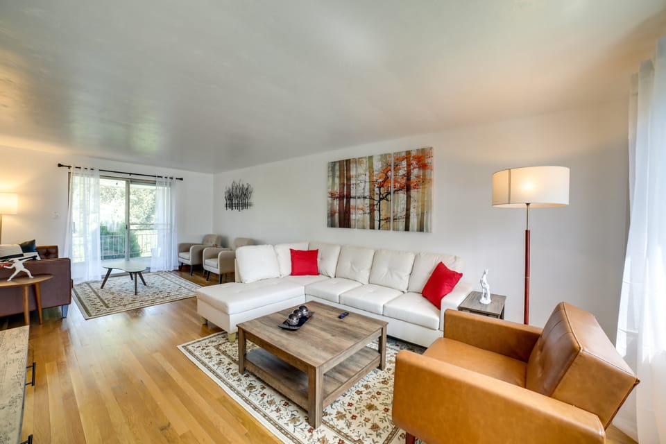 3 Mi to Downtown: Pittsburgh Home w/ Balcony! House in Pittsburgh