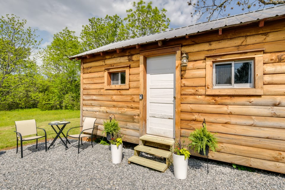6 Mi to Dtwn! Couples Retreat in Rutherfordton Apartment in Tennessee