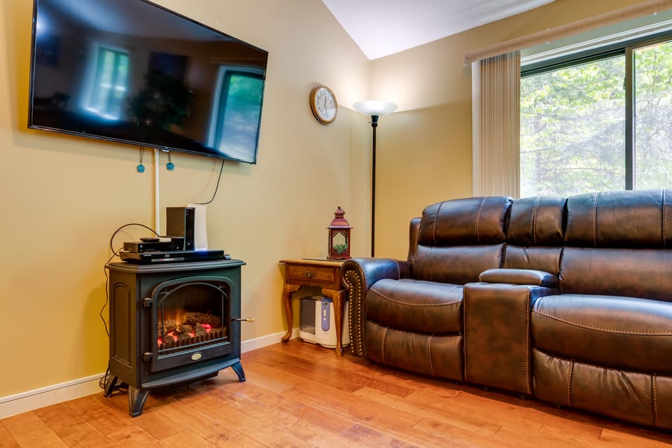Bartlett Townhome w/ Balcony: 1 Mi to Ski Resort! Apartment in Bartlett