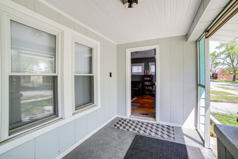 Cozy Indiana Getaway Near Washington Park Zoo! House in Michigan City