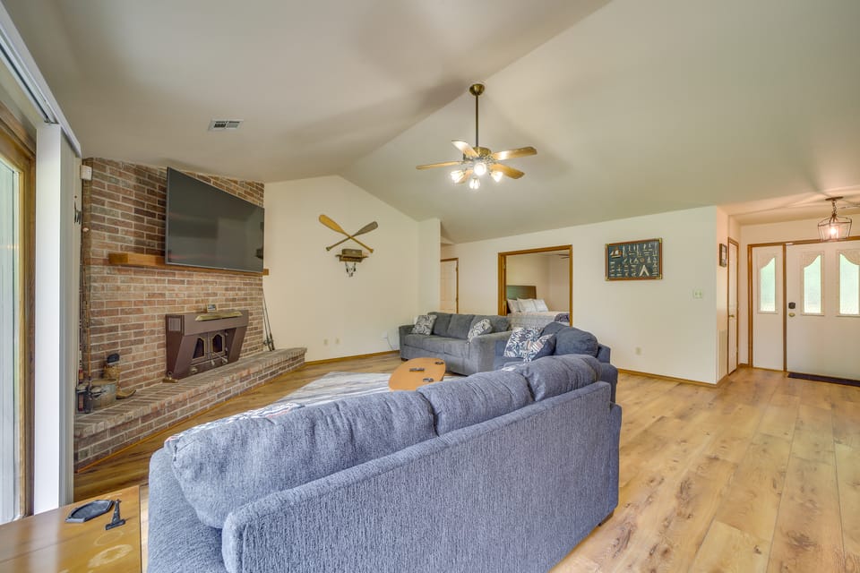 Family, Friends & Fishing: Home Near Grand Lake House in Grove