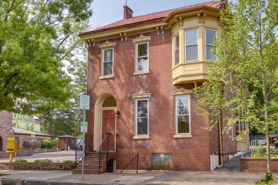 Walk to Restaurants & Shops: Apt in Pennsylvania! Apartment in Pennsylvania