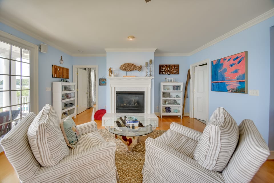 Bayfront White Stone Escape w/ Private Beach! House in Virginia