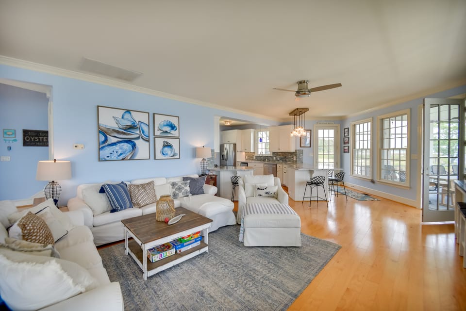 Bayfront White Stone Escape w/ Private Beach! House in Virginia