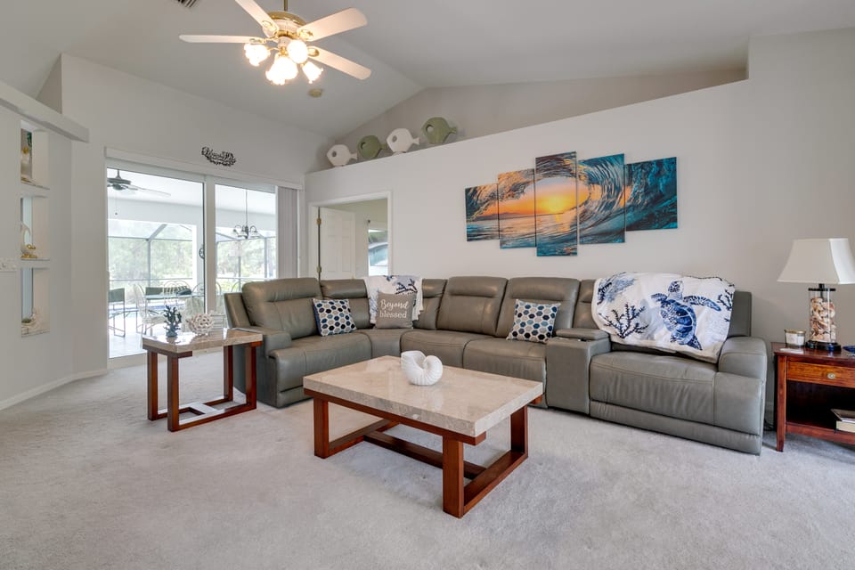Pool, Grill & Golf Course Views: Spring Hill Stay! House in Spring Hill
