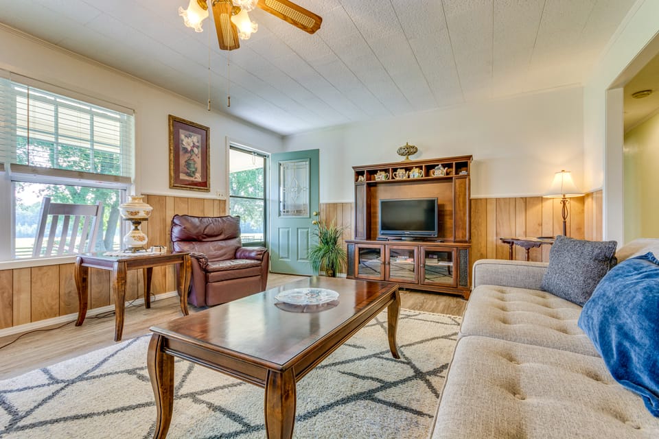 Delaware Vacation Rental: Walk to Lake Dardanelle! House in Arkansas