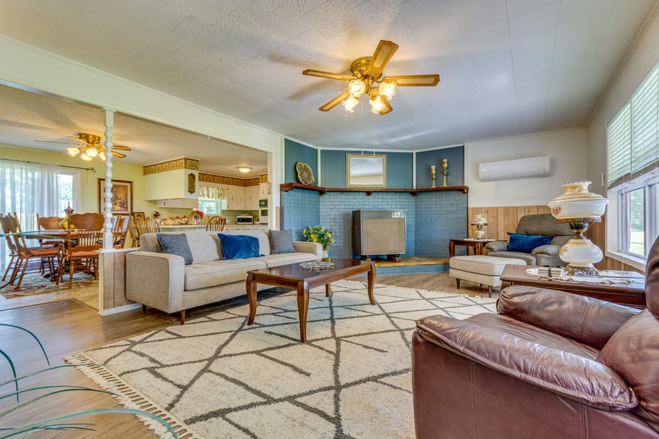 Delaware Vacation Rental: Walk to Lake Dardanelle! House in Arkansas