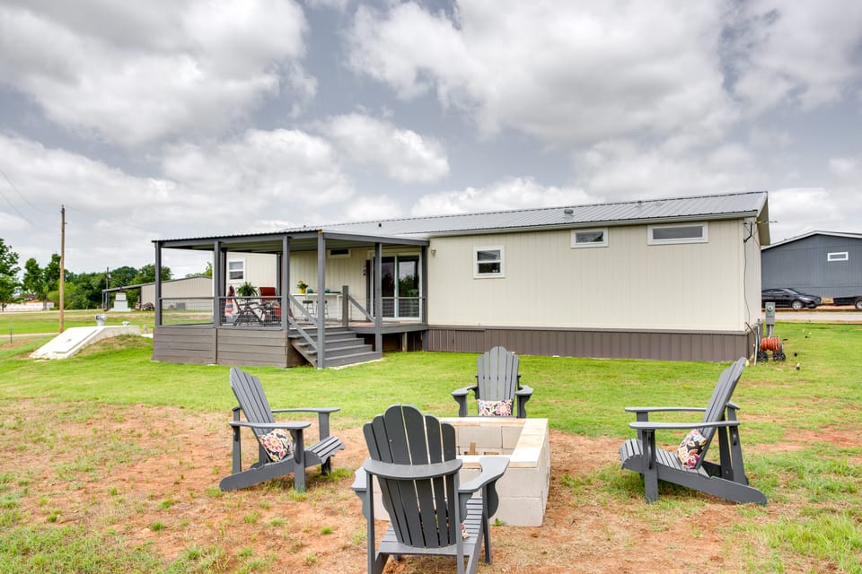 Kingston Home w/ On-Site Boat Parking 2 Mi to Lake House in Lake Texoma