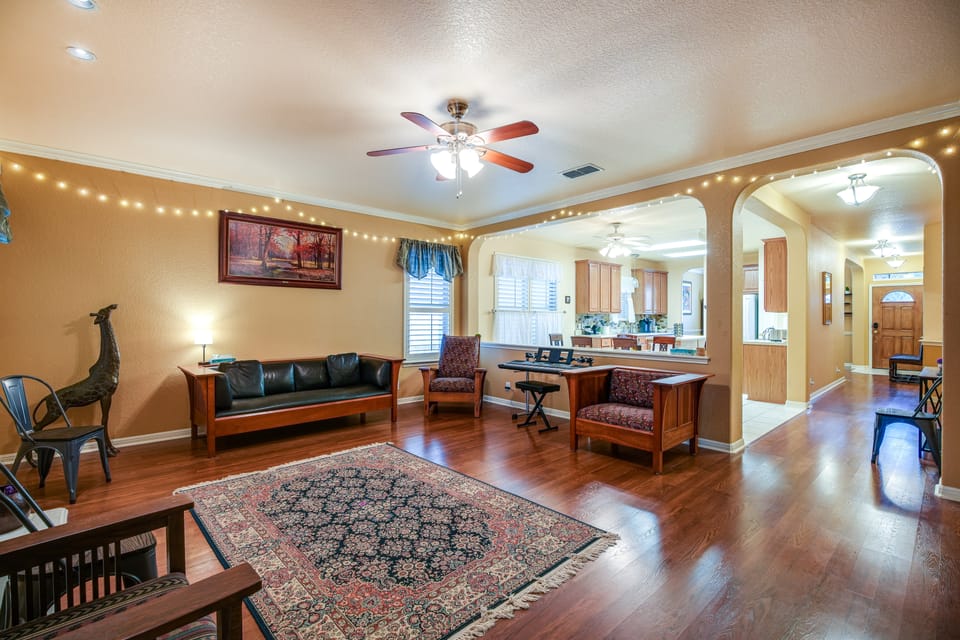 North San Antonio Vacation Rental w/ Yard & Deck! House in San Antonio