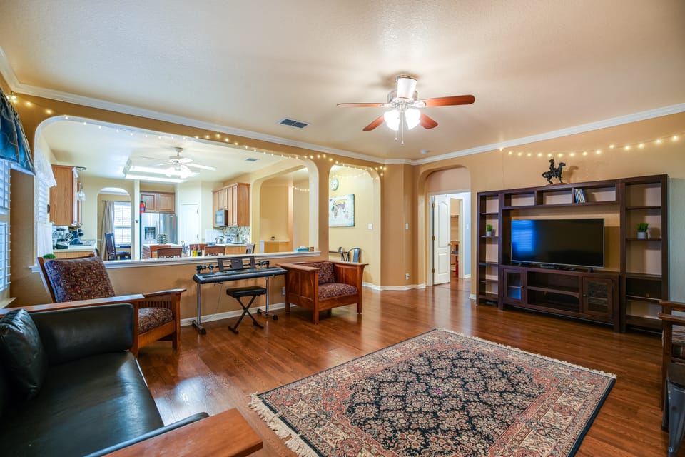 North San Antonio Vacation Rental w/ Yard & Deck! House in San Antonio