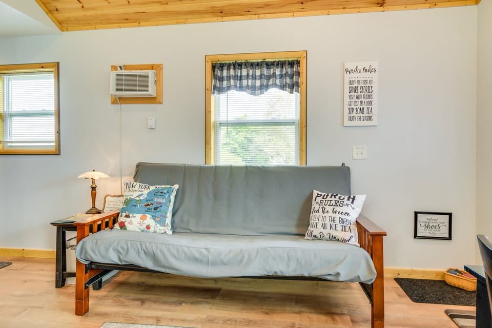 Cozy New York Abode - Porch, Near Fishing & Hiking Cottage in New York