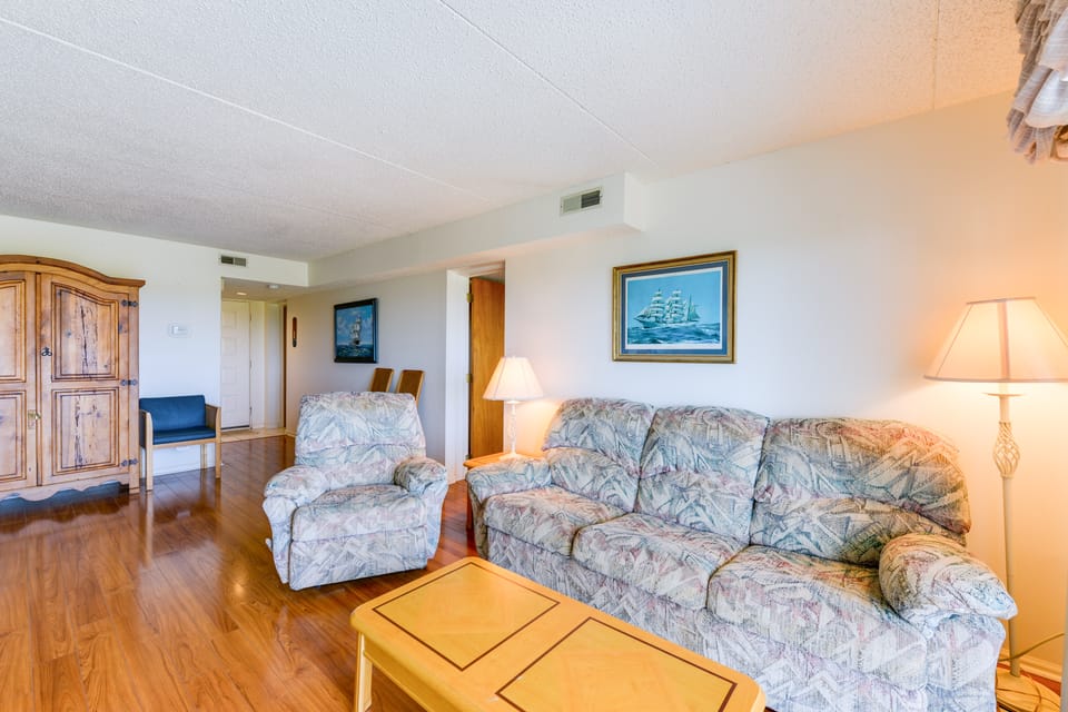 Atlantic City Area Vacation Rental w/ Pool Access! Apartment in Brigantine