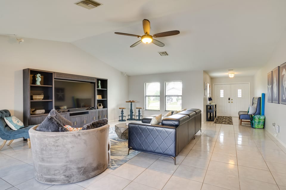 Lanai & Pool: Waterfront Cape Coral Home! House in Cape Coral