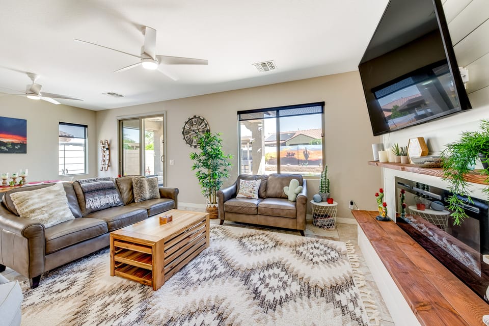 Cookout Ready! San Tan Valley Gem w/ Resort Perks House in Johnson Ranch