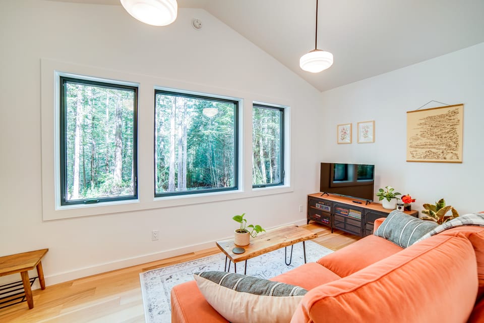 Peaceful Mendocino Cottage Surrounded By Redwoods Cottage in Mendocino County