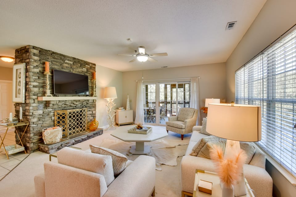 Balcony & Golf Course View! Condo at Kingwood Apartment in Georgia